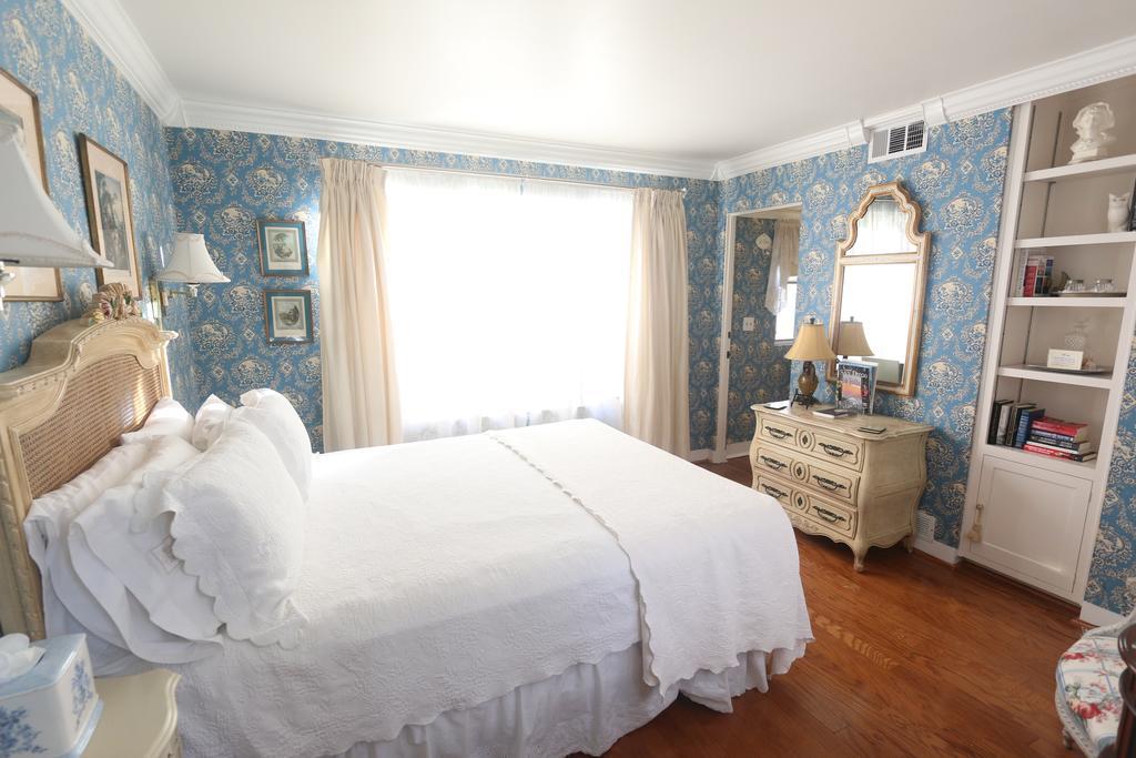 The Bed And Breakfast Inn At La Jolla San Diego Room photo