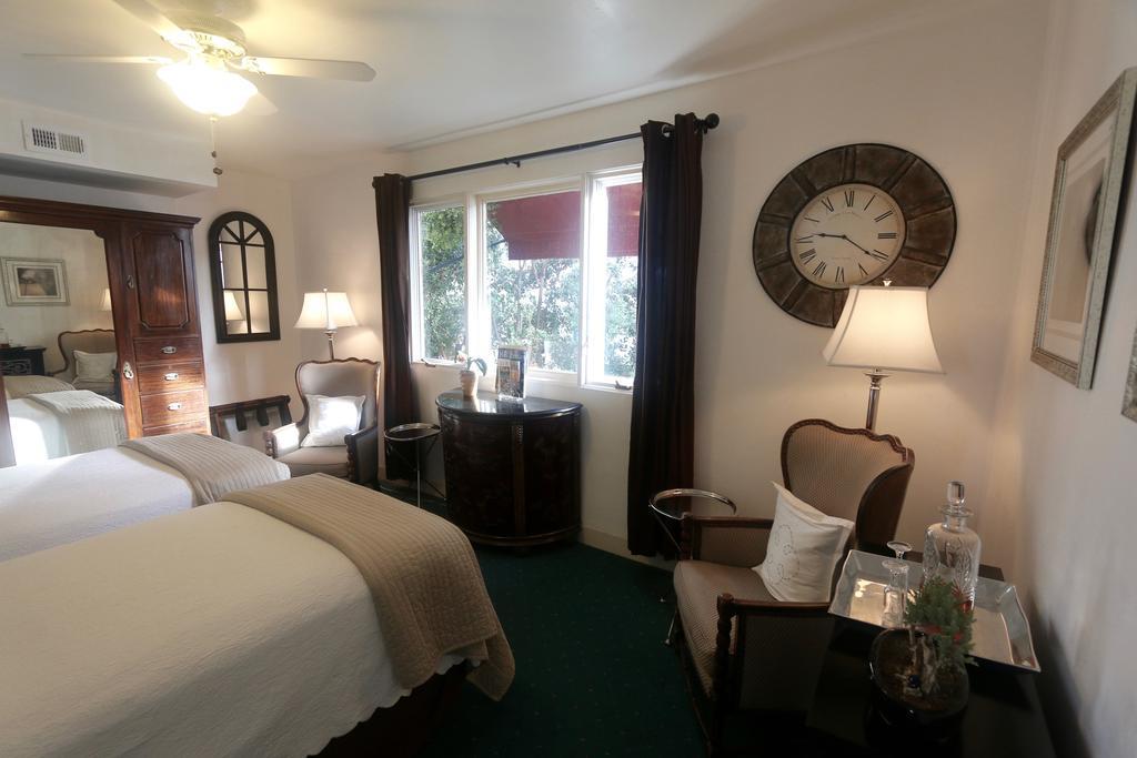 The Bed And Breakfast Inn At La Jolla San Diego Room photo