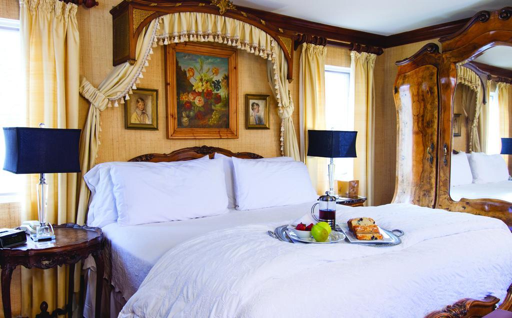 The Bed And Breakfast Inn At La Jolla San Diego Room photo